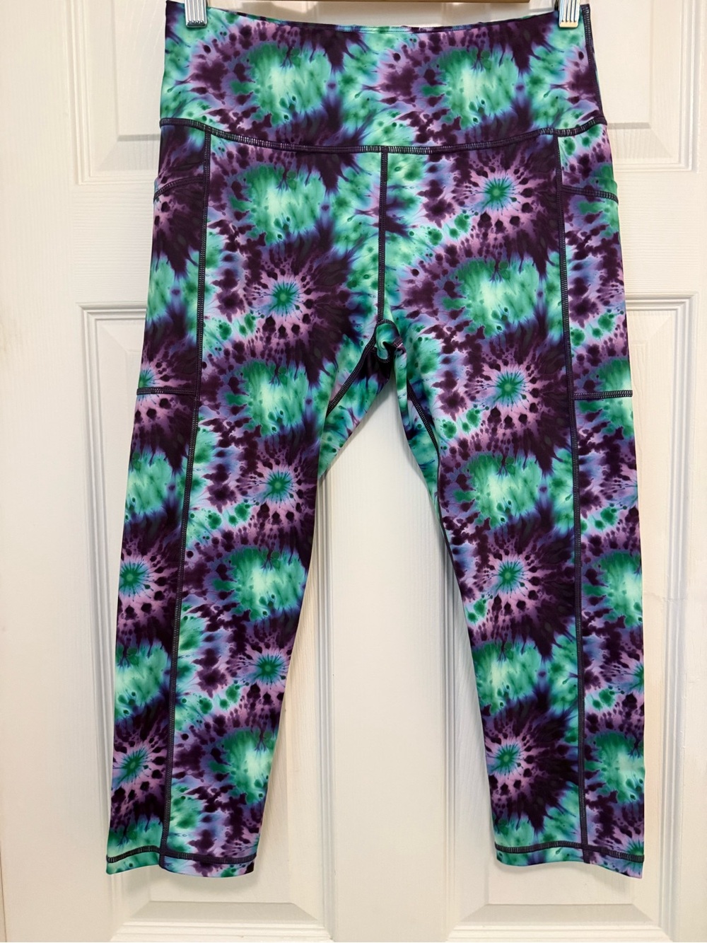 NWOT Constantly Varied Gear Timeless Tie Dye Purple and Green Capri Leggings